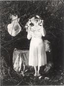 Dieter Appelt. Ophelia mit Lichterkranz, aus der Sequenz „Erinnerungsspur”, 1977–1979. 1978
