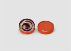 Hermann Glöckner. Runde Schmuckschachtel in Rot. 1960